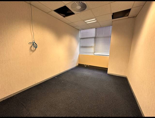 1,207M² OFFICE TO LET IN ROSEBANK